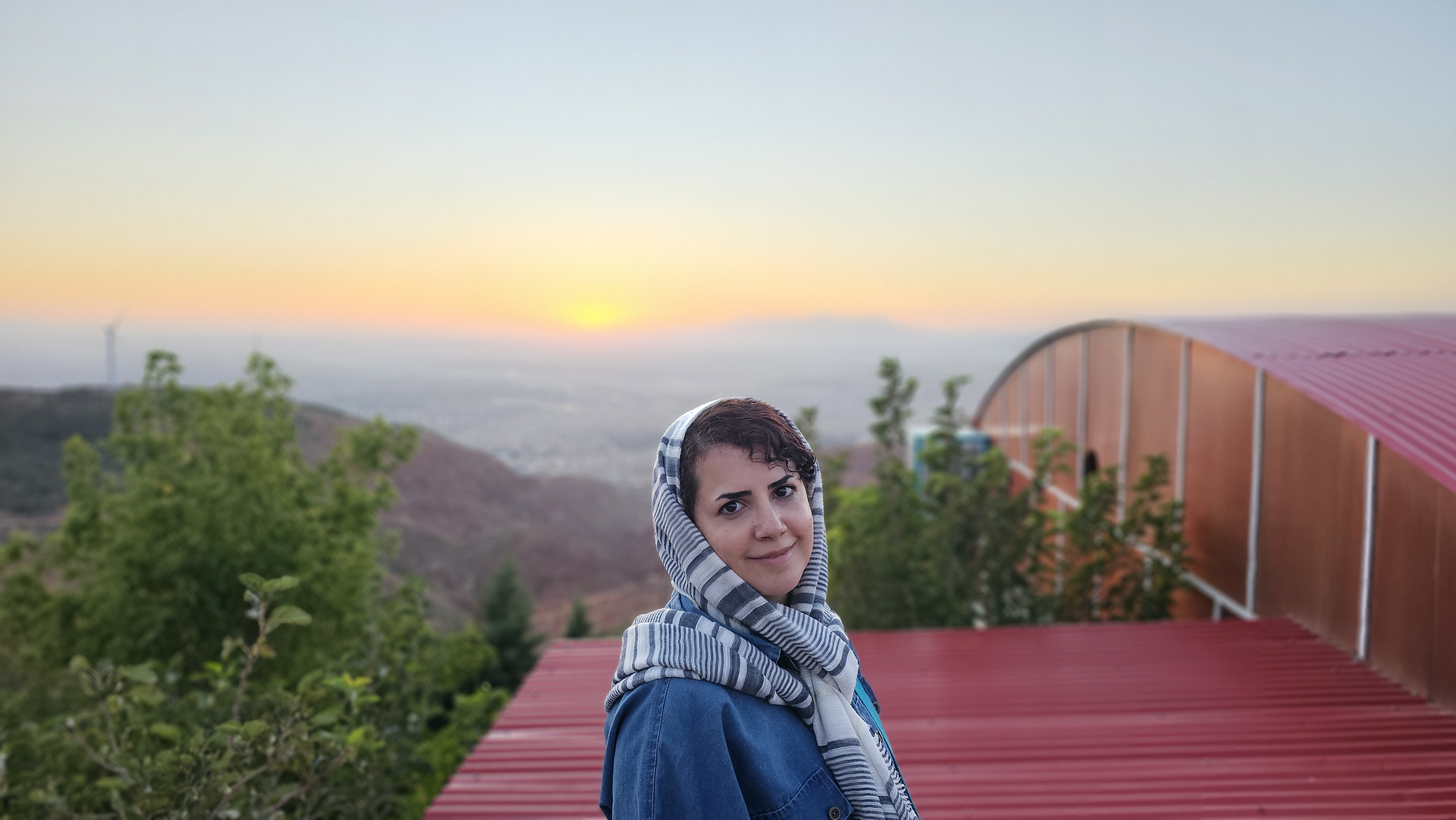 دکتر هدی مومنی